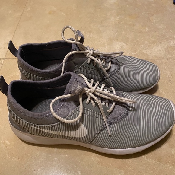 Nike Trainers - Picture 4 of 5